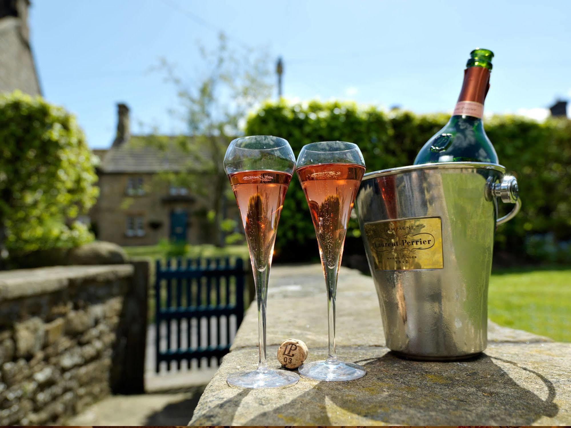 The Pilsley Inn - Chatsworth Baslow Exterior photo
